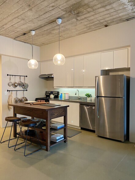 More Photos Of 310 5th Ave, San Diego Apartments For Lease