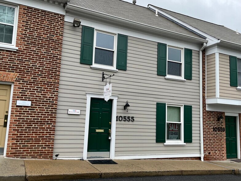 Primary Photo Of 10555 Metropolitan Ave, Kensington Medical For Sale