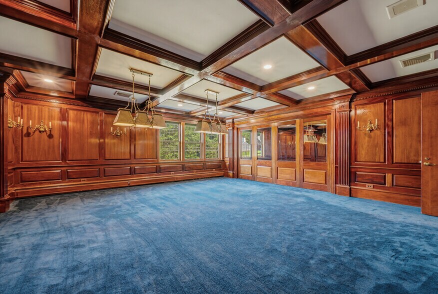 More Photos Of 318 Main St, Berlin Office For Sale