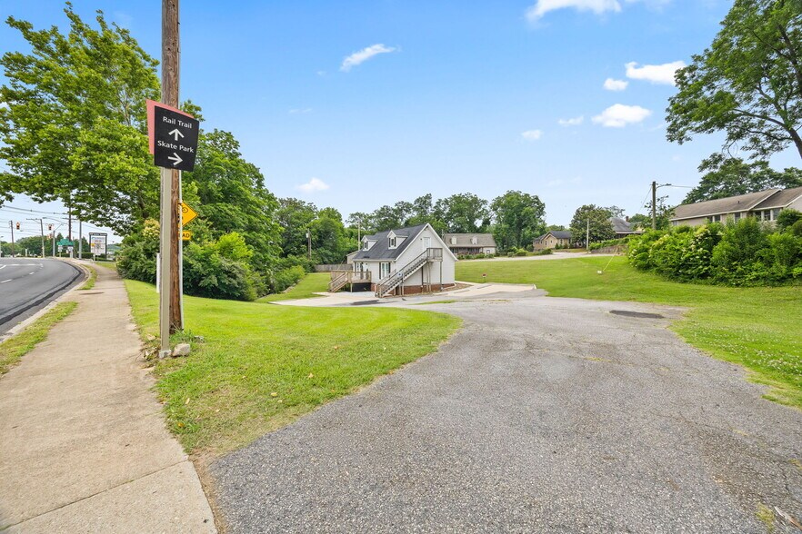 More Photos Of 275 E Henry St, Spartanburg Office Residential For Sale