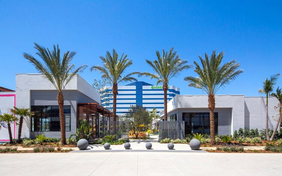 More Photos Of 980 W 190th St, Torrance Unknown For Lease