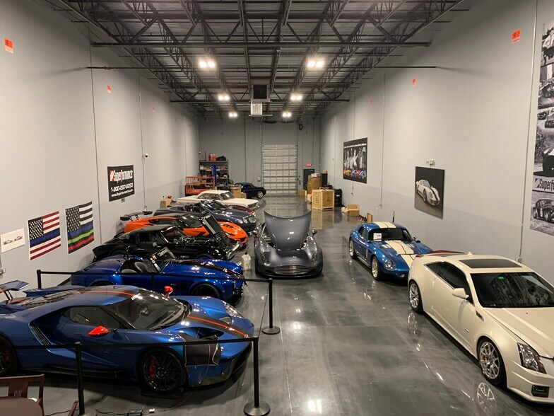 More Photos Of 14930 Corporate Rd S, Jupiter Warehouse For Sale