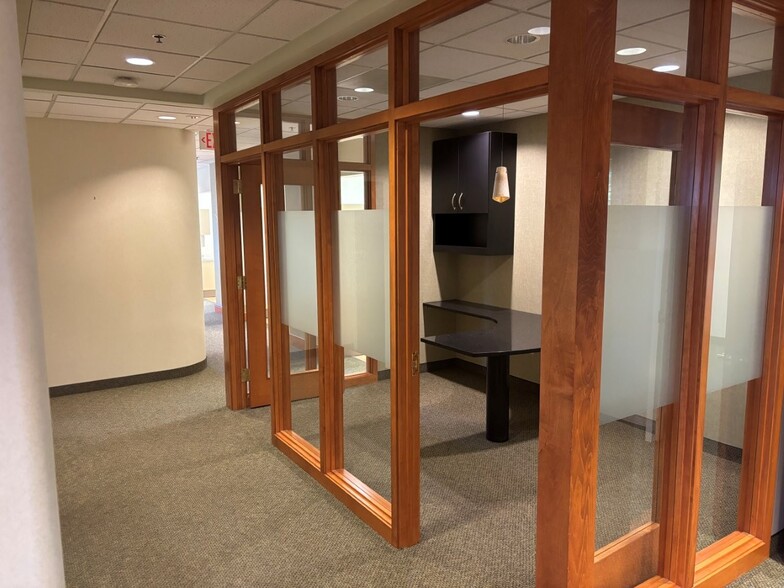 More Photos Of 6134-6138 Redwood Square Ctr, Centreville Medical For Sale