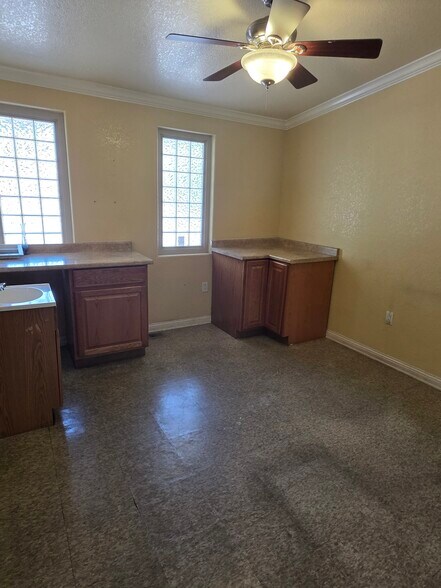 More Photos Of 466 Del Norte Ave, Yuba City Medical For Sale
