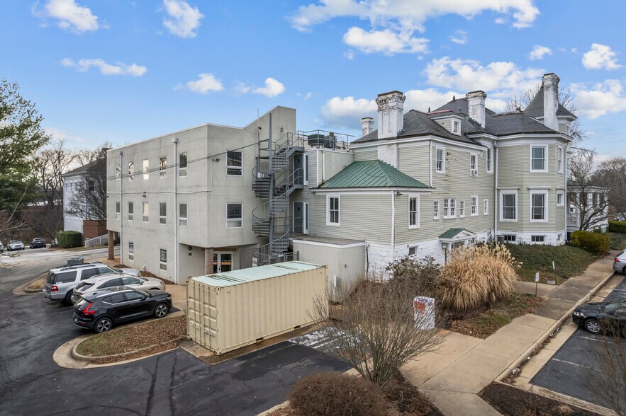 More Photos Of 604 S King St, Leesburg Office For Sale