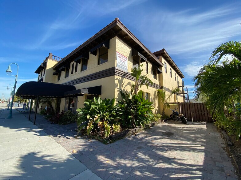 More Photos Of 219 N 21st Ave, Hollywood Storefront Retail Office For Lease