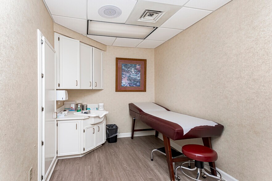 More Photos Of 8425 Cumberland Pl, Baton Rouge Medical For Lease