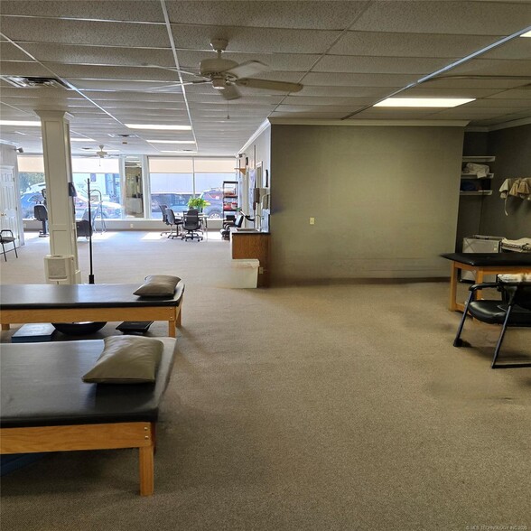 More Photos Of 523 E 6th St, Okmulgee Storefront Retail Office For Sale