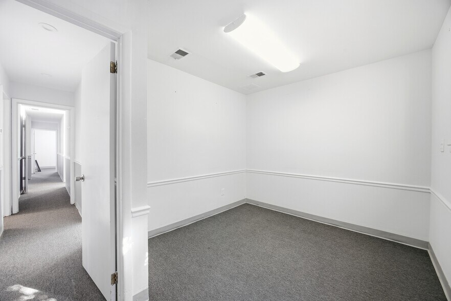 More Photos Of , Staten Island Office For Sale