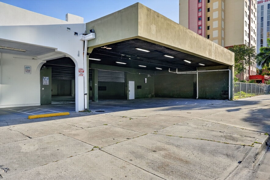 More Photos Of 500 W Flagler St, Miami Manufacturing For Lease