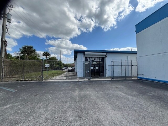 More Photos Of 3450 W Colonial Dr, Orlando Auto Dealership For Sale