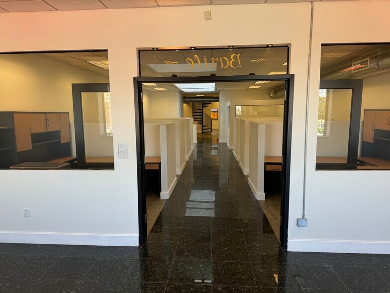 More Photos Of 3 Whale Sq, Brooklyn Warehouse For Lease