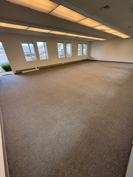 More Photos Of 819 Mitten Rd, Burlingame Office For Lease