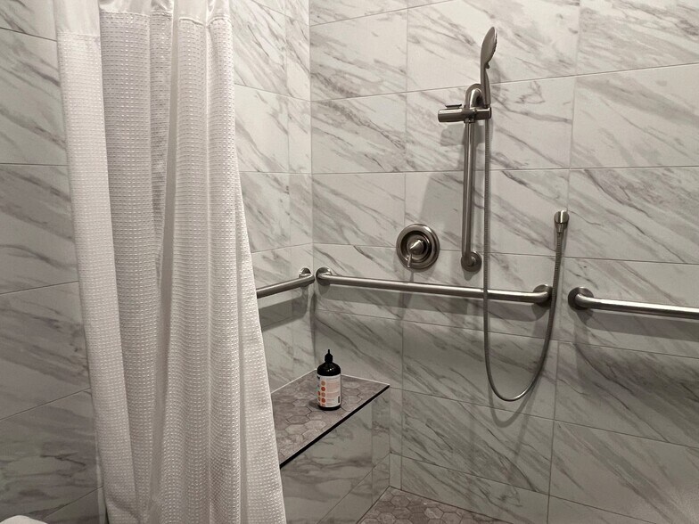 More Photos Of 6115 S Fort Apache Rd, Las Vegas Freestanding For Lease