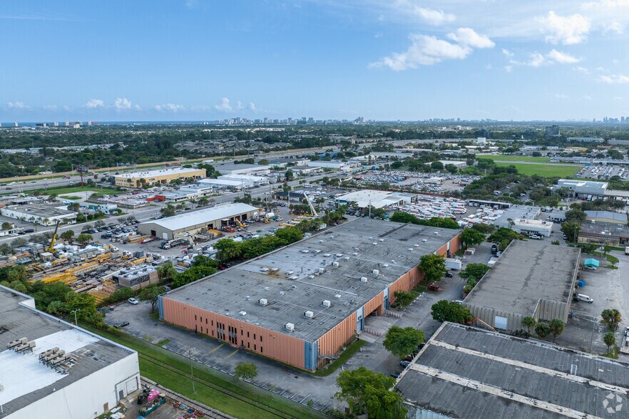 More Photos Of 1371 SW 8th St, Pompano Beach Warehouse For Lease