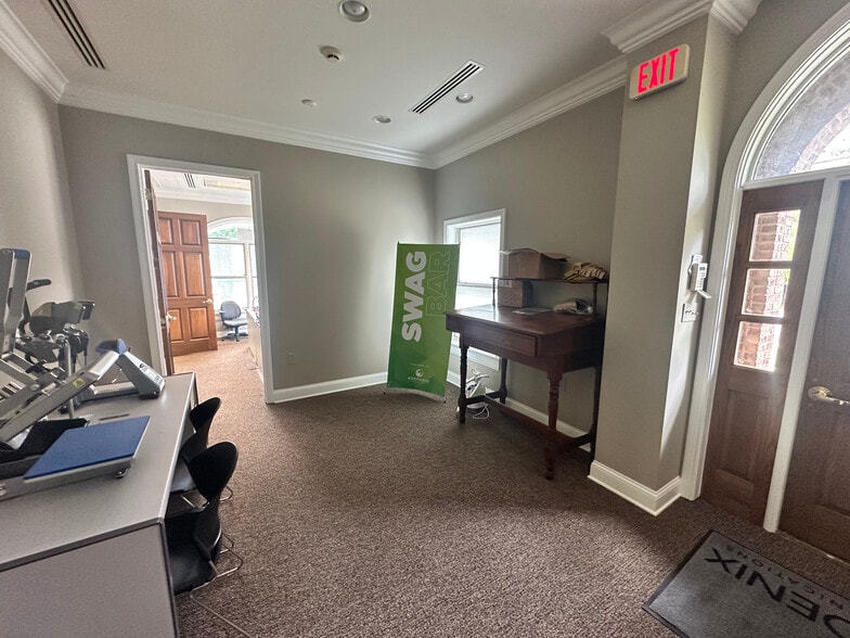 More Photos Of 4624 Chambliss Ave, Knoxville Office Residential For Sale