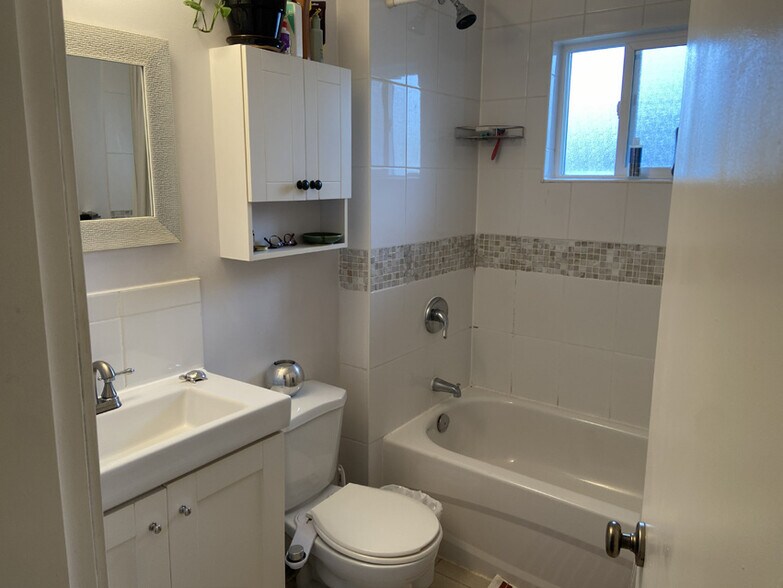 More Photos Of 1775 Adanac St, Vancouver Apartments For Sale