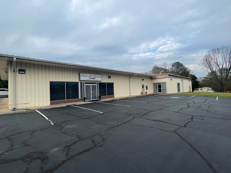 More Photos Of 2307 S Boston Rd, Danville Flex For Sale