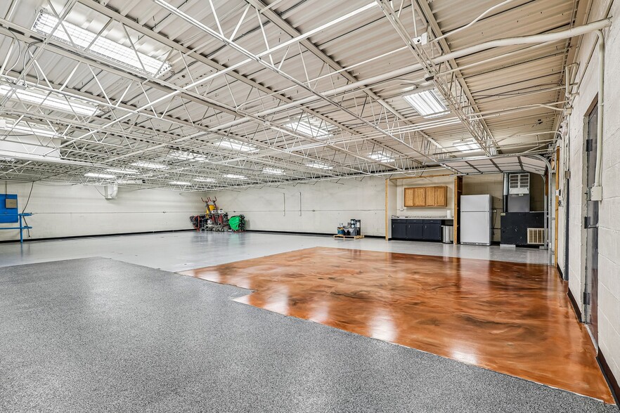 More Photos Of 5558 Wadsworth Rd, Dayton Warehouse For Sale