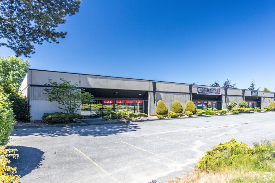 More Photos Of 13570 77 Ave, Surrey Showroom For Lease