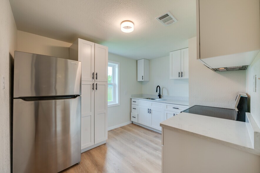 More Photos Of 259 Jefferson St, Daytona Beach Multifamily For Sale