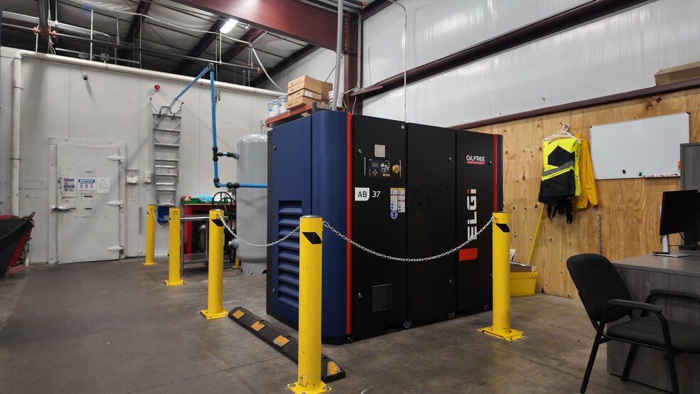 More Photos Of 1907 Gateway Blvd, Charlotte Warehouse For Sale