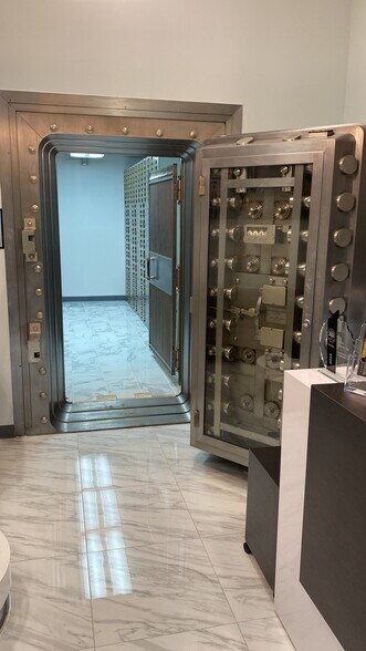 More Photos Of 7600 Jericho Tpke, Woodbury Office For Lease