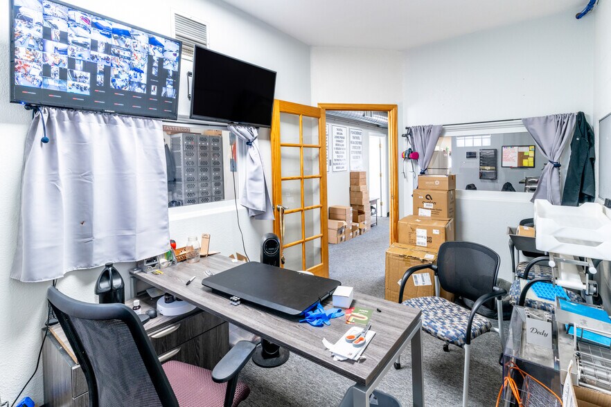 More Photos Of 711 W 8th St, Pueblo Manufacturing For Sale