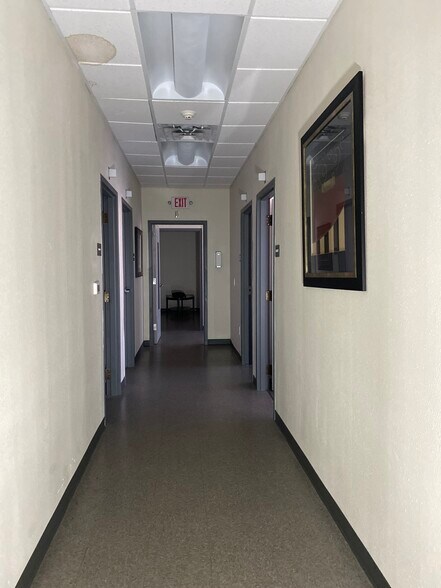 More Photos Of 4300-4302 Fairmont Pky, Pasadena Unknown For Lease