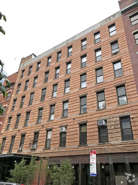 More Photos Of 421-425 W 13th St, New York Office For Lease