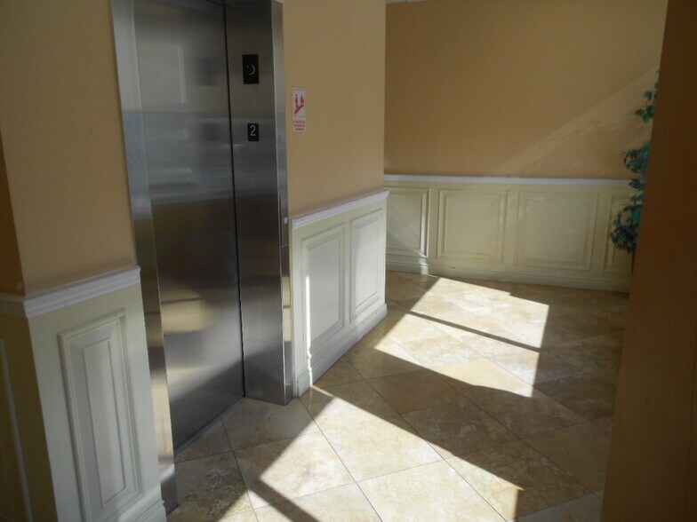 More Photos Of 495 Hawley Ln, Stratford Medical For Lease