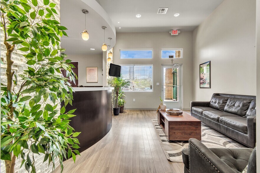 More Photos Of 3401 Royal Vista Blvd, Round Rock Medical For Lease