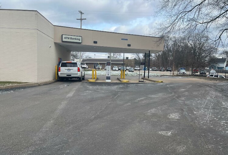 More Photos Of 3950 Plainfield Ave NE, Grand Rapids Bank For Sale