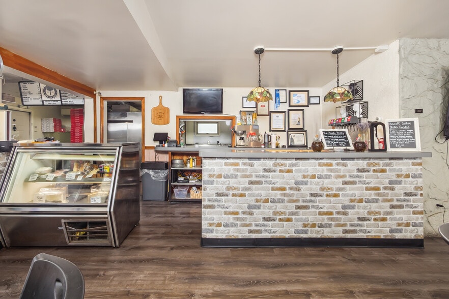 More Photos Of 270 E Northampton St, Bath Restaurant For Sale