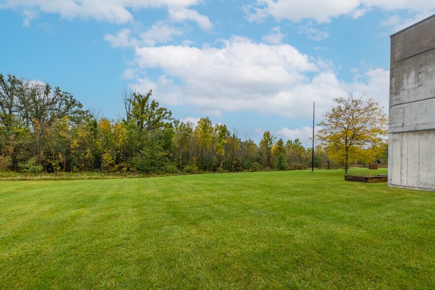 More Photos Of 1020 John St, West Henrietta Loft Creative Space For Sale