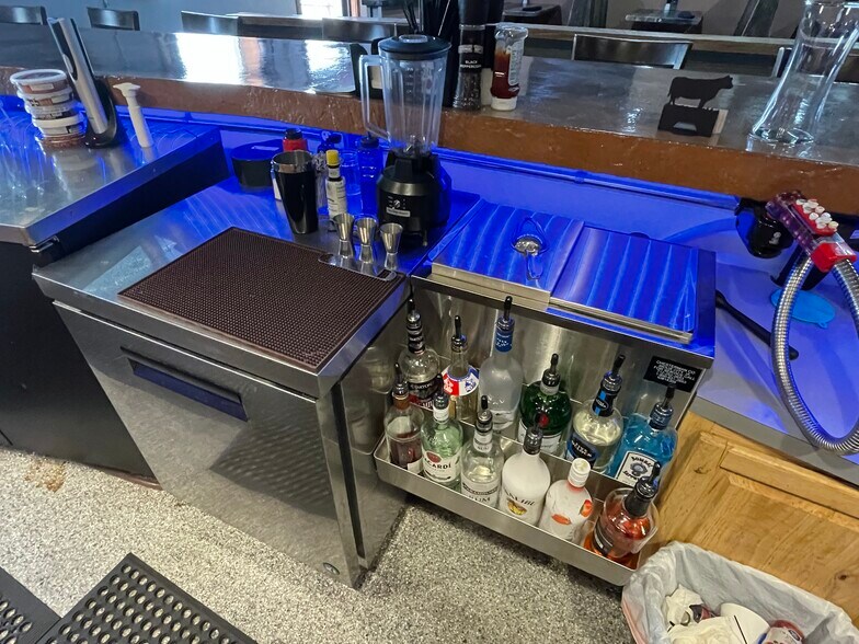 More Photos Of 201 E Main St, Hinton Restaurant For Sale