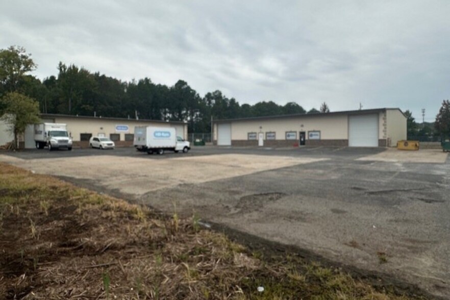 More Photos Of 10 Collins Industrial Pl, Maumelle Warehouse For Lease