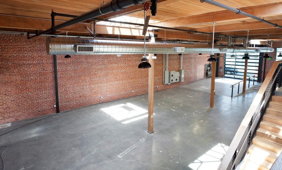 More Photos Of 75 14th St, San Francisco Light Distribution For Sale
