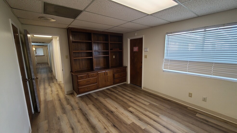 More Photos Of 215 China Grade Loop, Bakersfield Medical For Sale