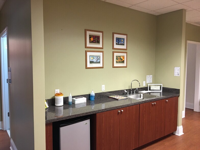 More Photos Of 1307 S International Pky, Lake Mary Office For Lease