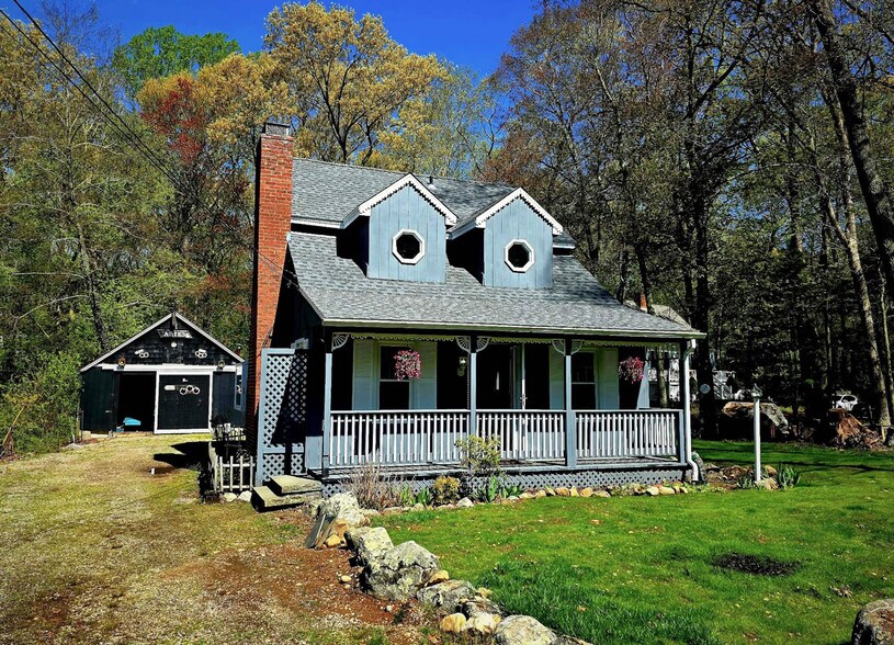 Primary Photo Of 19 W Shore Dr, Clinton Specialty For Sale