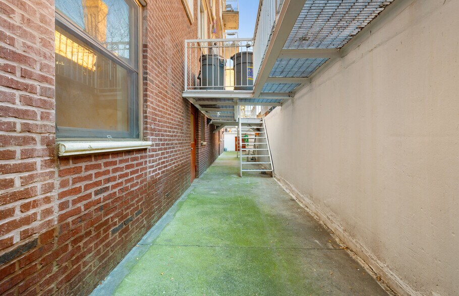 More Photos Of 406 15th St, Brooklyn Apartments For Lease