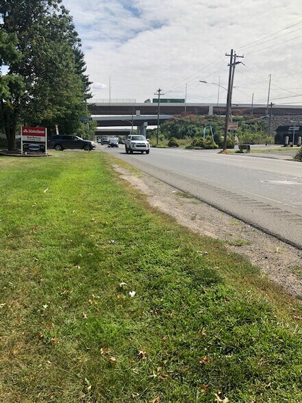 More Photos Of 1 Plumbridge Dr, Levittown Office Residential For Sale