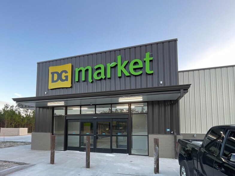 Primary Photo Of 15072 SR 51, Live Oak Convenience Store For Sale