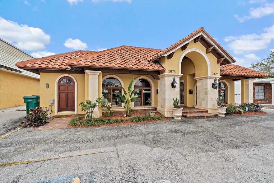 More Photos Of 2072-2074 Constitution Blvd, Sarasota Office For Sale