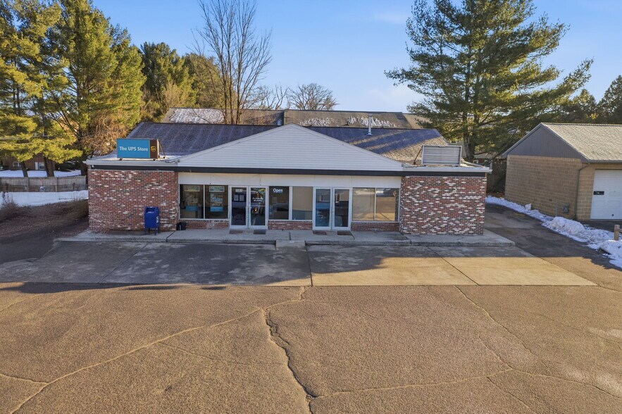 More Photos Of 1979-1981 Memorial Dr, Chicopee Freestanding For Sale