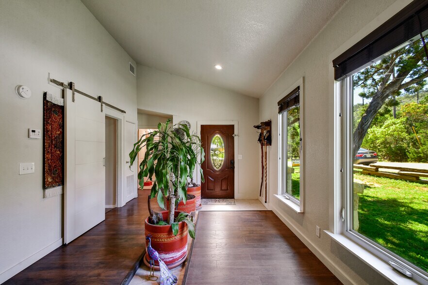 More Photos Of 1340 Hinch Dr, New Braunfels Apartments For Sale