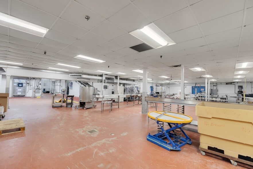 More Photos Of 724 Grand Ave, New Haven Warehouse For Sale