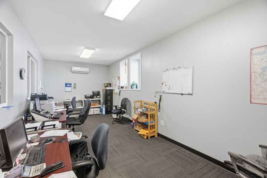 More Photos Of 8201 NE Hickory St, Minneapolis Truck Terminal For Sale