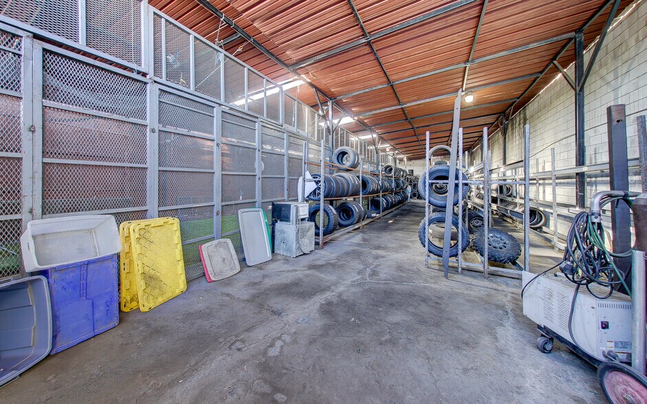 More Photos Of 1860 N Hacienda Blvd, La Puente Auto Repair For Sale